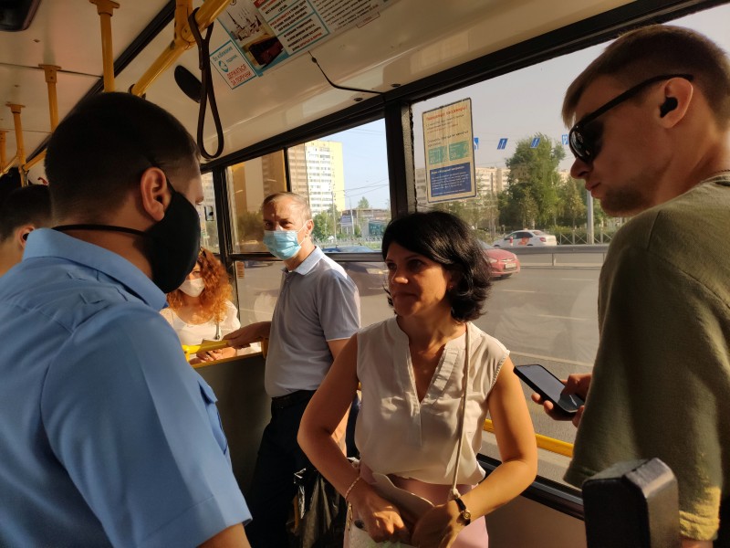 В Казани за неделю в общественном транспорте выявлено 3332 пассажира без масок.