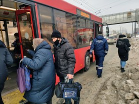 В общественном транспорте Казани 25 февраля выявили 377 пассажиров без масок.