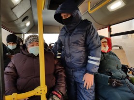 В Казани кондуктора и ревизоры с 15 по 22 марта в общественном транспорте выявили почти 2000 пассажиров без масок.