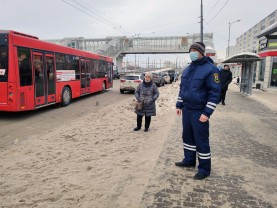 В Казани 23 марта кондукторами и ревизорами в общественном транспорте выявлено более 400 пассажиров без масок.