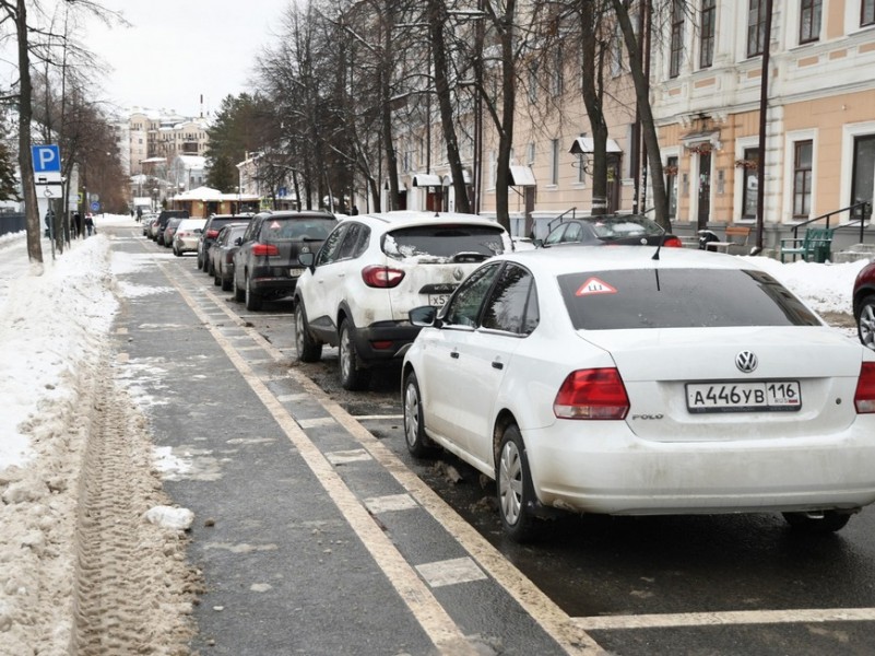 В Казани стационарные комплексы фотовидеофиксации помогают сократить число паркующихся без номеров