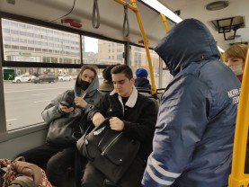 За 15 дней ноября в общественном транспорте Казани выявлено 5844 пассажира без масок.