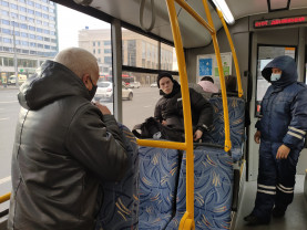 В декабре в общественном транспорте Казани выявлено 4833 пассажира без масок.