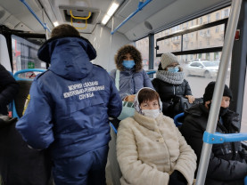 За 24 дня января в общественном транспорте Казани выявлено 7035 пассажиров без масок.