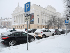 Муниципальные парковки Казани будут бесплатно работать в январские праздники.