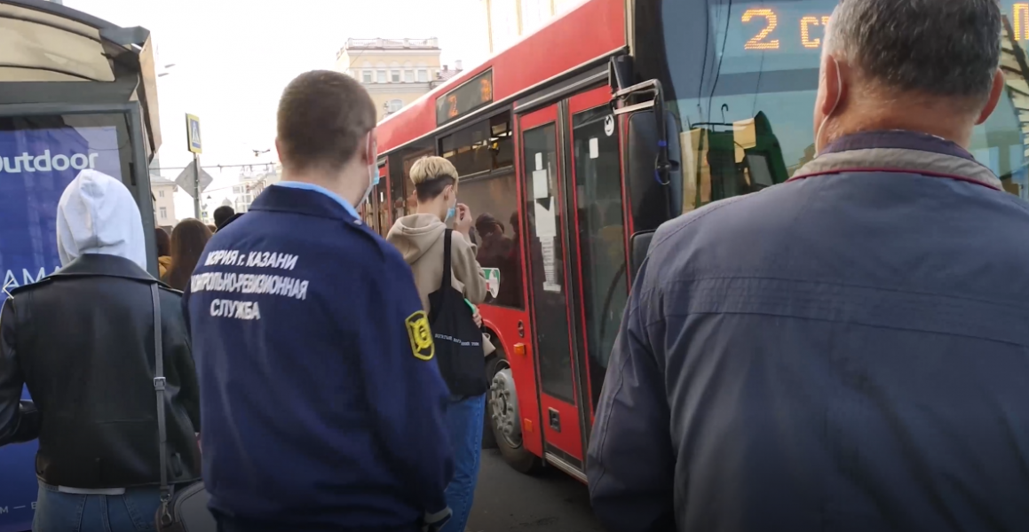 За прошедшую неделю из общественного транспорта высадили 30 пассажиров-нарушителей