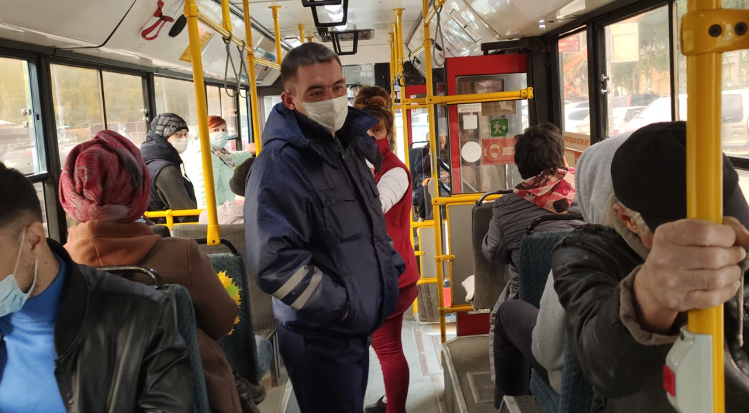 В общественном транспорте Казани более 1,3 тыс. пассажиров нарушили масочный режим