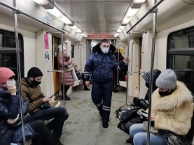 В казанском метрополитене за час проверяющие выявили 25 пассажиров – нарушителей