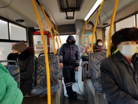 В Казани 16 декабря в общественном транспорте выявили 455 пассажиров без масок