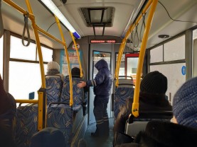 С начала декабря в общественном транспорте Казани выявлено 9856 пассажиров без масок
