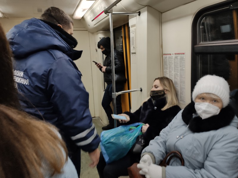 В Казани 28 декабря в общественном транспорте выявили более 300 пассажиров без масок.