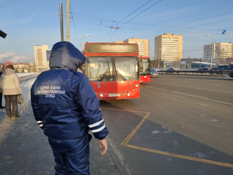 В Казани 14 января в общественном транспорте выявили более 400 пассажиров без масок