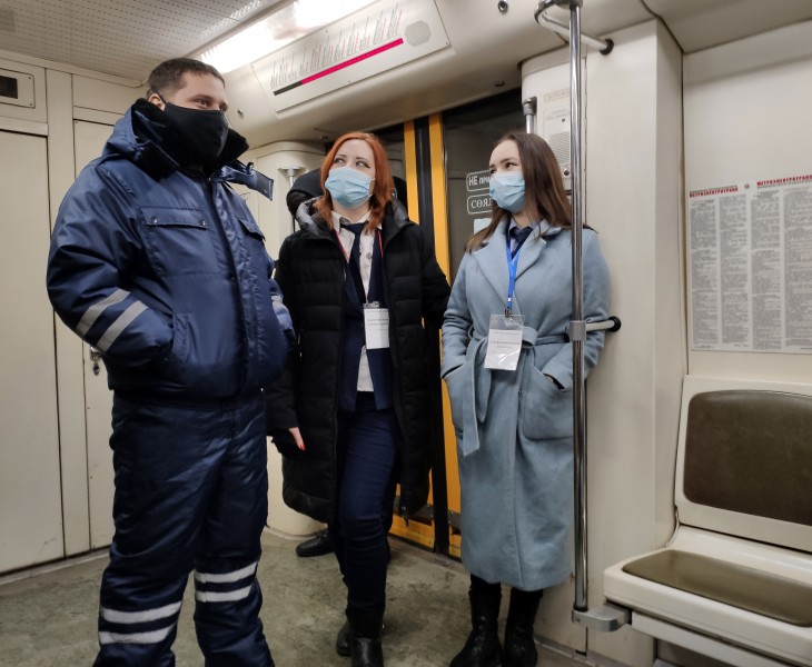 В общественном транспорте Казани 25 января выявили более 400 пассажиров без масок.