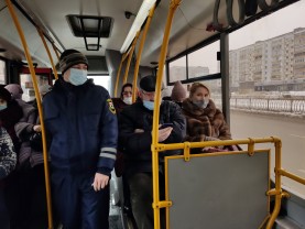 В Казани за прошедшую неделю в общественном транспорте выявлено более 2 тысяч пассажиров без масок.