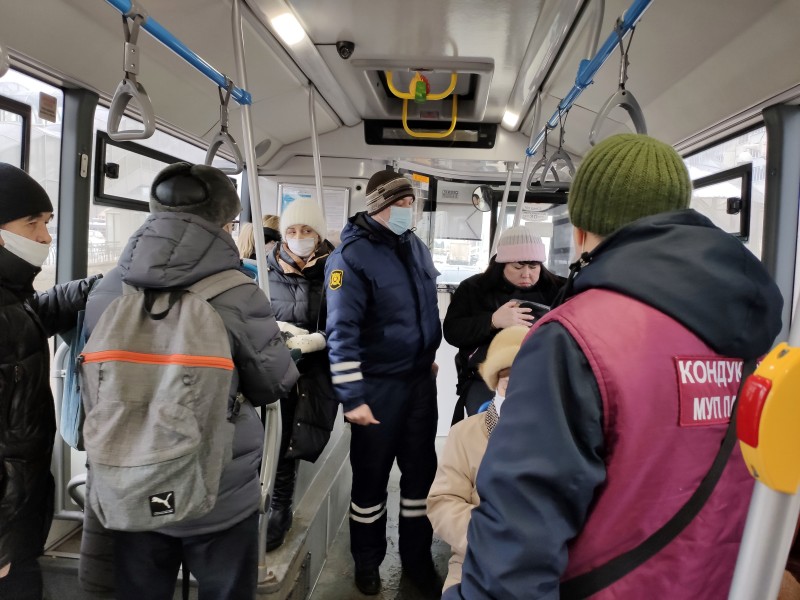 В Казани с 1 по 7 февраля в общественном транспорте выявлено более 2 тысяч пассажиров без масок.